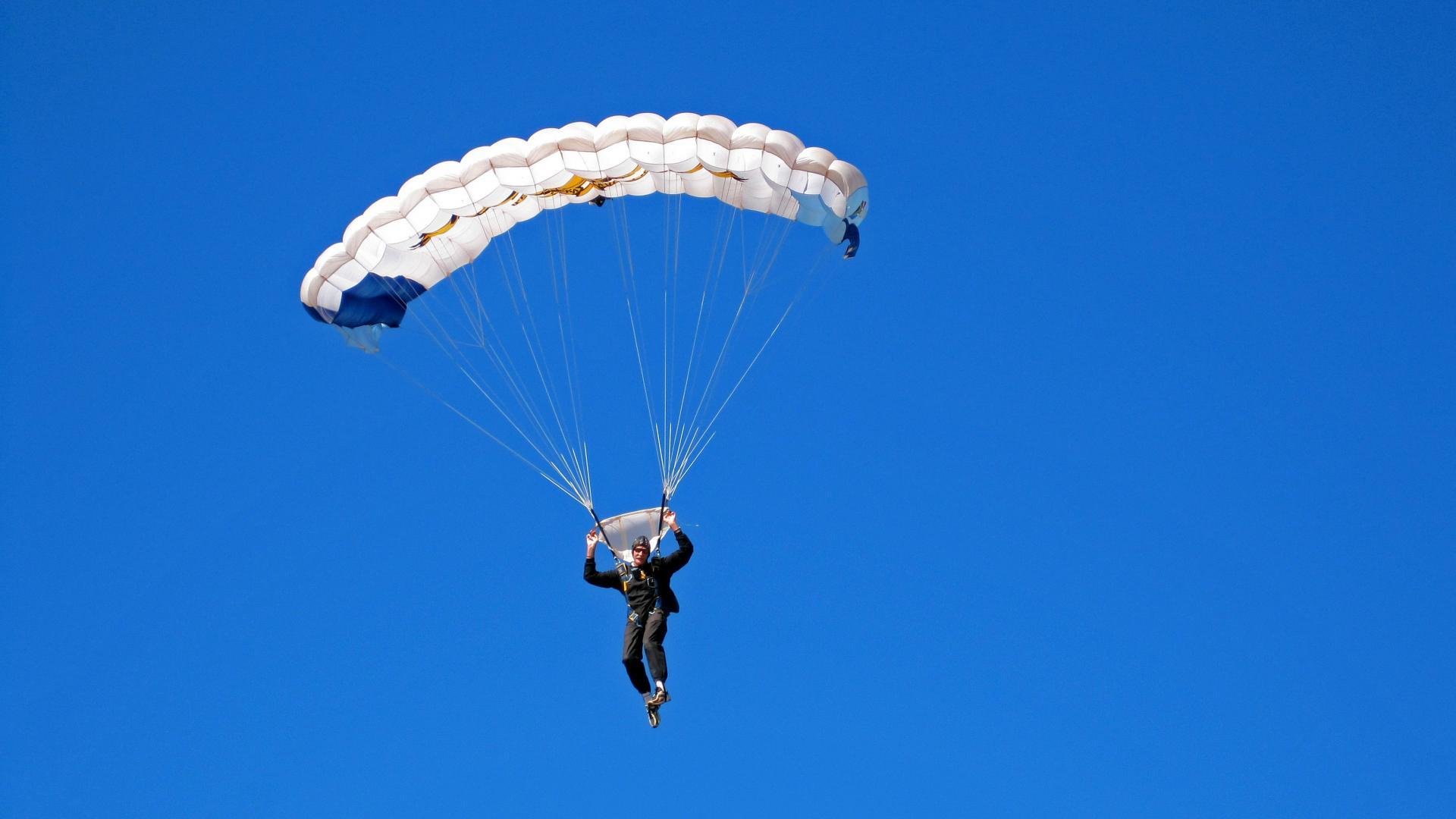 足球裁判引入高清视频分析，裁判水平全面提升，足球裁判基础知识